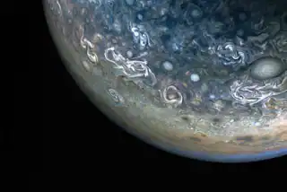 NASA-Sonde Juno zeigt Jupiter-Stürme aus nächster Nähe