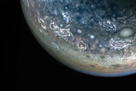 NASA-Sonde Juno zeigt Jupiter-Stürme aus nächster Nähe